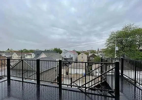 Spacious Modern Pilsen Retreat Sleeps 8 Near Downtown Apartamento *