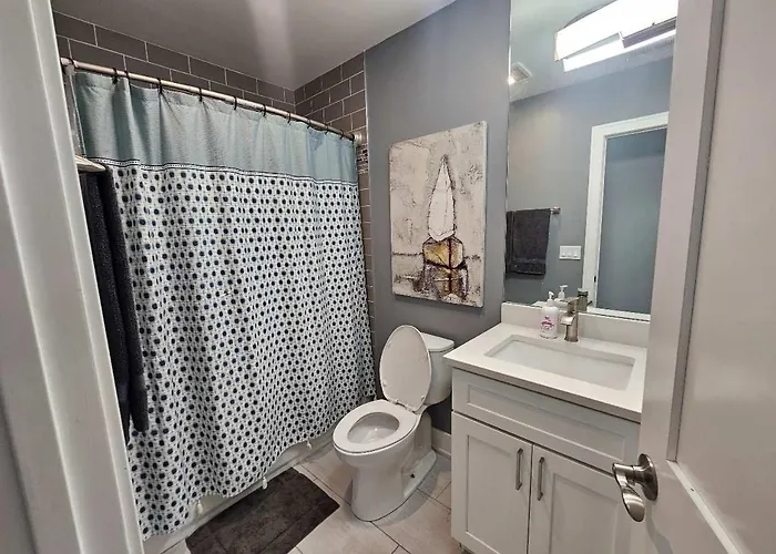 Apartamento Spacious Modern Pilsen Retreat Sleeps 8 Near Downtown *