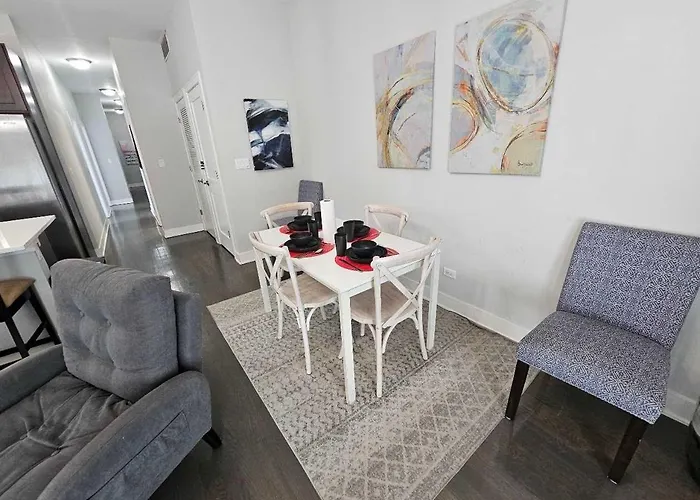 Spacious Modern Pilsen Retreat Sleeps 8 Near Downtown Apartamento Chicago